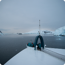 Explore the Antarctic Peninsula